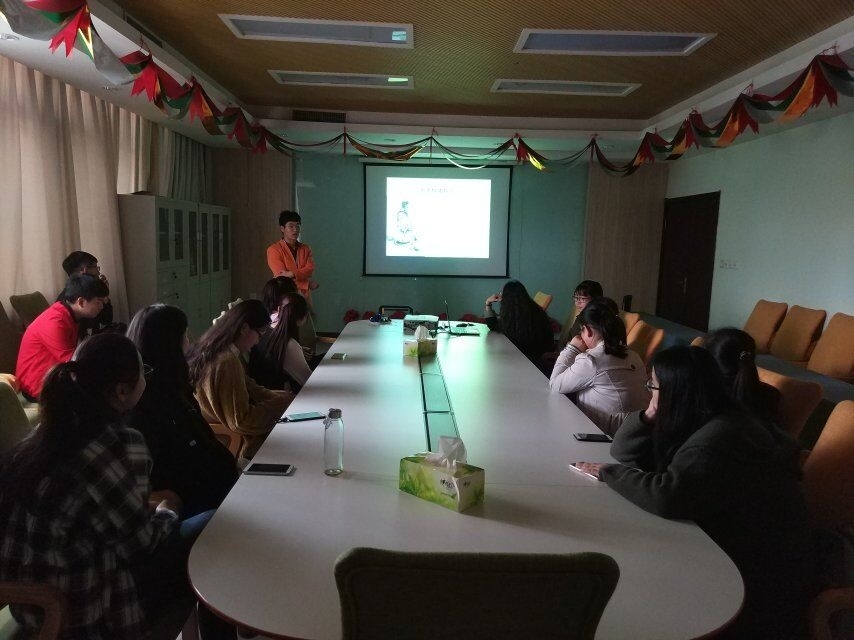 志愿者培训.jpg 志愿者培训.jpg