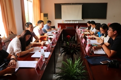 文学院与洛阳理工经管学院交流学习座谈会照片1.jpg 文学院与洛阳理工经管学院交流学习座谈会照片1.jpg