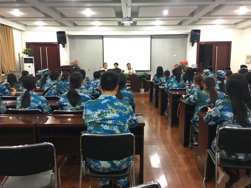 文学院学业交流会成功举行照片2.jpg 文学院学业交流会成功举行照片2.jpg